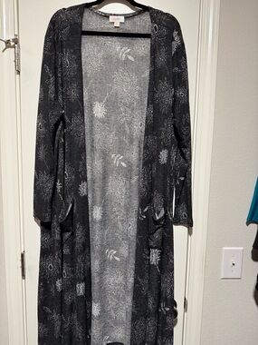 LuLaRoe Black and Gray Floral Duster